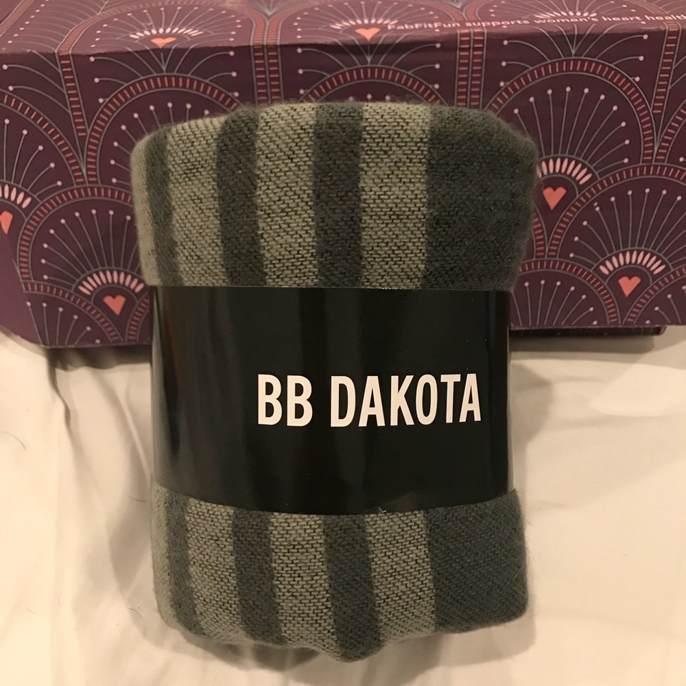BB Dakota poncho